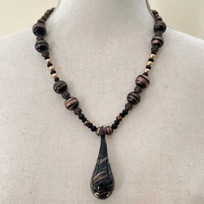 Collar colgante de cuentas de vidrio llamativo estilo Murano lámina de cobre negro Foto 1 de 4