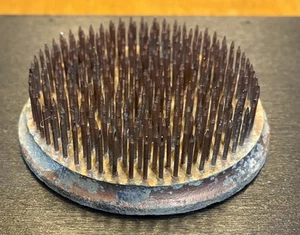 Vintage runder schwerer Metallspieß Florist Blume Floral Frosch Ikebana 3 Zoll - Bild 1 von 7