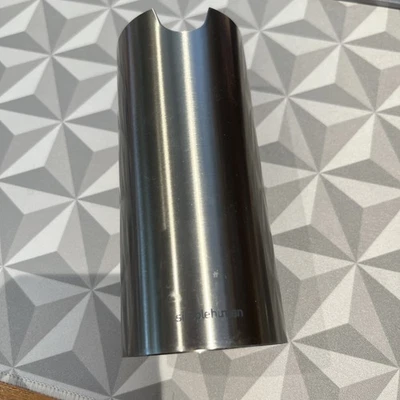 Dispensador de jabón con sensor SimpleHuman carcasa exterior y botón de encendido Foto 1 de 3