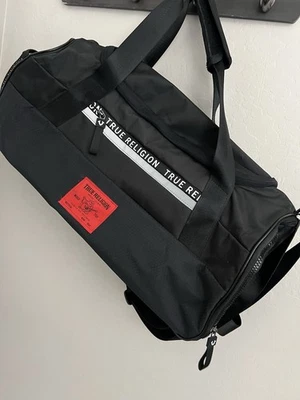 Bolsa de viagem masculina True Religion pequena - Imagem 1 de 4