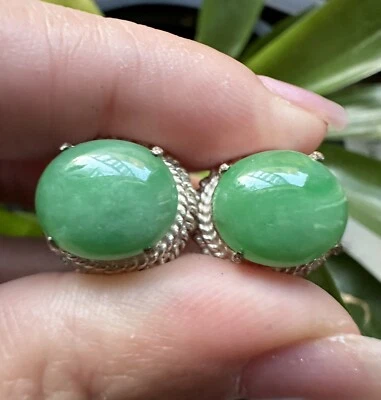 Gemas JADEITEJADEAGRADE color verde guisante Birmania natural 11,4x9,9x4 mm y 11,9x10x4 mm Foto 1 de 4