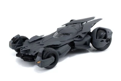 2016 Batman vs Superman Batmobile Model Kit - 1/24 Scale Diecast Model Toy Car - Image 1 of 4