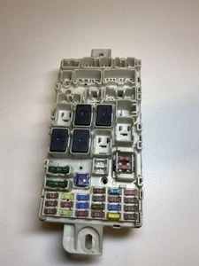 Mitsubishi L200 2008 Sicherungsmodul 01625J25 ERD10533 - Bild 1 von 4