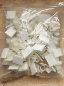 Plastic Cable / Wire Clips (Approx 30) - Photo 1/2