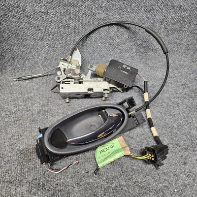 Jaguar XJ8 2001 manija de actuador de cierre de puerta trasera derecha OEM - envío rápido - Foto 1 de 4