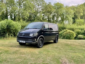 Volkswagen Transporter T6 Kombi 2.0 Highline DSG TDI T32 - Picture 1 of 18