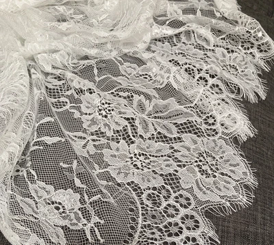 Tela de encaje de pestañas francesas blancas de 30" de ancho, corredor de mesa de boda de 3,5 yardas de 10,5 pies Foto 1 de 4