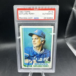 1982 Topps Gaylord Perry PSA DNA Authentic Auto Braves Signed Autograph - Picture 1 of 2