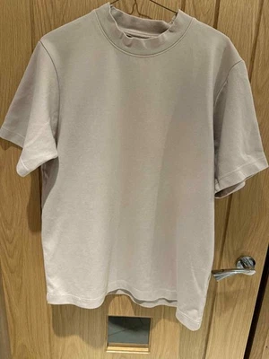 Boohoo MAN Beige  T-shirt. Size XL  Tall T760 - Image 1 of 4