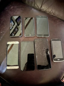 Divers téléphones d'occasion pour pièces uniquement - Photo 1 sur 2