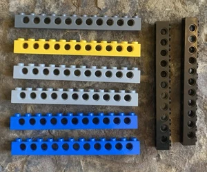 lego 3702 Technic, Brick 1 x 8 with Holes. Lot Of 8 - Picture 1 of 3