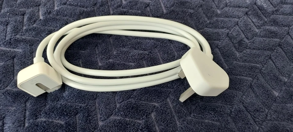 Genuine Apple MacBook MagSafe Power Charger Extension - UK Plug - Free Postage - Image 1 of 1