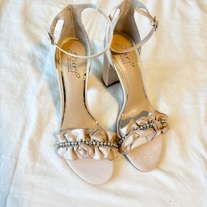 NEU Juwel Badgley Mischka Deva Rüschen Blockabsatz Strass 8,5 - Bild 1 von 8