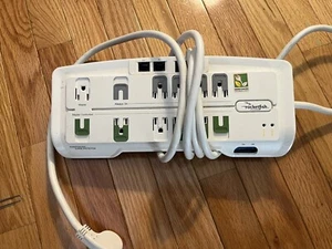 Protector contra sobretensiones y administrador de energía RocketFish Energy Saving 12 salidas - Imagen 1 de 1