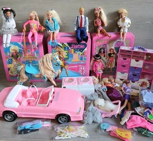 Riesiges Barbie 80er 90er Konvolut Puppen Koffer Zubehör Haustiere Schrank Cabrio Kleidung - Bild 1 von 16