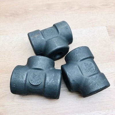 LOT OF 3 UNBRANDED 722HHH 3M BLACK1X 1X 1/2 FORGED STEEL REDUCING TEE B16 A/SA10 - Image 1 of 3