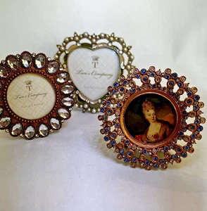 Three Two's Company Ornate Frame Set Miniature Picture Holds 3x2 & 2 2x2 C703 - Picture 1 of 11
