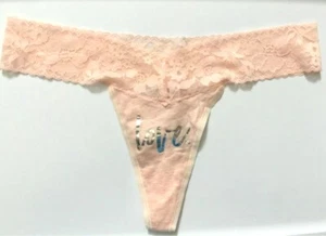 Victoria's Secret "Love VS" rosa Tanga Höschen Größe L-XL Spitze Taille neu mit Etikett - Bild 1 von 14