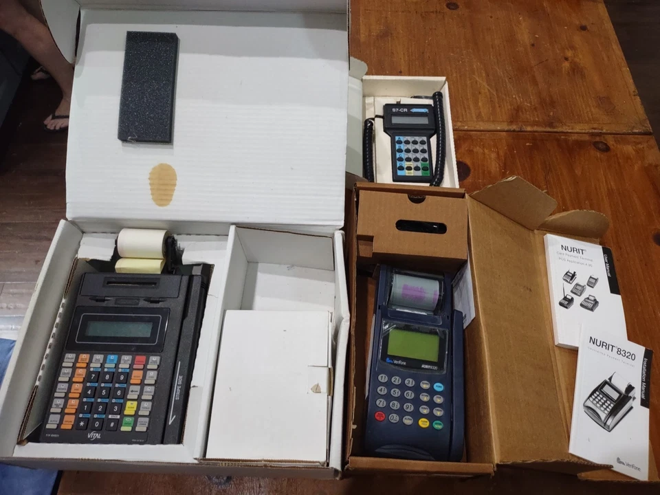 Lot Hypercom Vital T7P-7 Thermal Print Credit Card Terminal T7P-RRE01 Works - Image 1 of 4