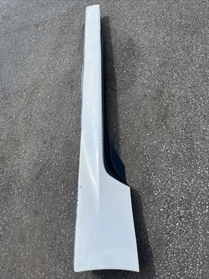 Nissan 370Z LH 2009-2020 faldón lateral del conductor panel basculante moldeado 1455 OEM Foto 1 de 4