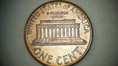 1991 Lincoln Memorial- Die Crack - Image 1 of 4