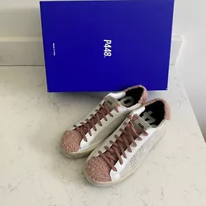 P448 John Pink and White Faux Shearling Trim Women’s Sneakers Size European 39 - Foto 1 di 12