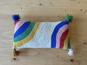 Cuscino Lancio Nappa Trapuntato Arcobaleno Boho Schiena Velluto Pom 16,5"x8,5" Rettangolare - Foto 1 di 6