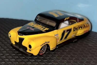1:64 2001 Hot Wheels NASCAR TAIL DRAGGERS #17 MATE HERRAMIENTAS KENSETH DEWALT Foto 1 de 4