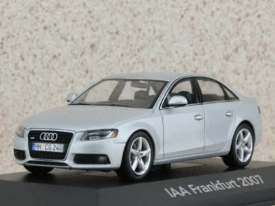AUDI A4 3.2 Quattro - IAA 2007 - Icesilver - Minichamps 1:43 - Immagine 1 di 2
