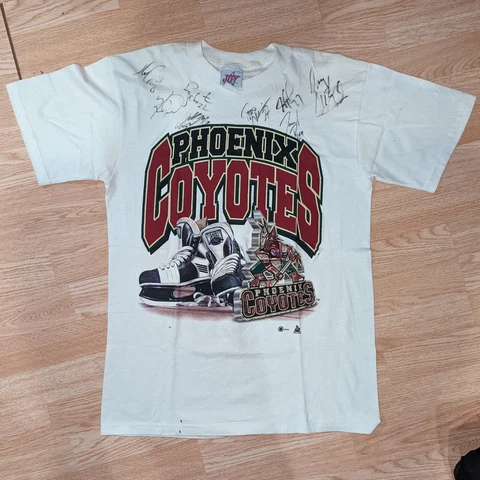Vintage Phoenix Coyotes autographed shirt Roenick Tkachuk Tocchet Carney Brière Cover