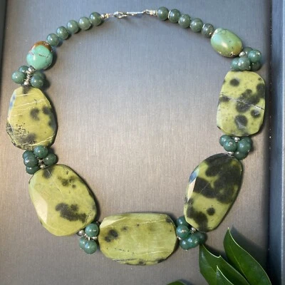 Vintage Green Chalcedony Agate Bead Choker Necklace Estate Jewelry Pre-Owned 18" - Image 1 of 4