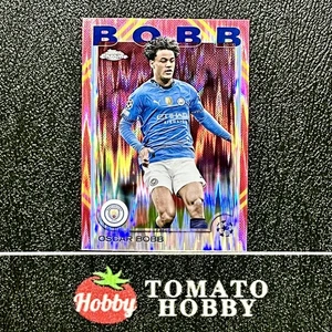 TOPPS CROMO UEFA 2024-25 OSCAR BOBB REFRACTOR ORO ROJO MCI - Imagen 1 de 2