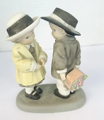 Enesco Pretty As A Picture -1997 Giving You A Gift From My Heart Figurine - Image 1 of 2
