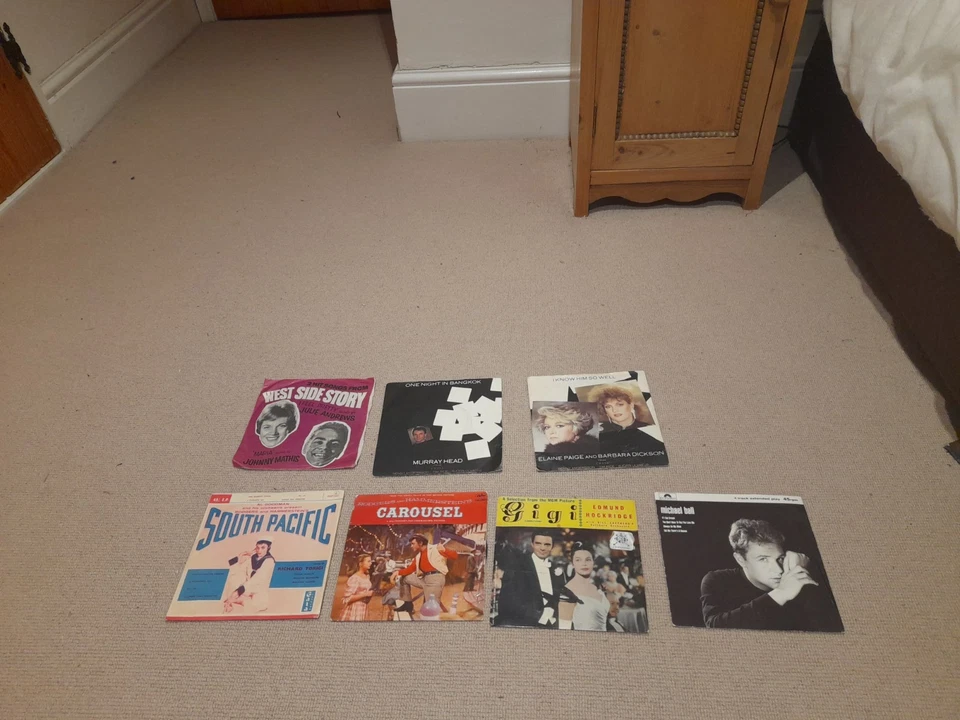 Collection 7 Musicals 7" vinyl Records Carousel Gigi Michael Ball South Pacific - Image 1 of 1