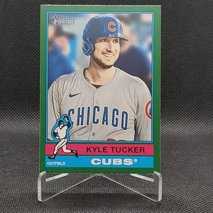 Kyle Tucker 2025 Topps Heritage borde verde oscuro #227 Chicago Cubs - Imagen 1 de 2