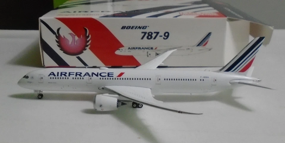 Phoenix Models 1:400  Air France  787-9  # F-HRBA  -  11333 - Image 1 of 1