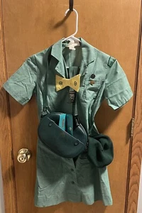 Girl Scout Uniform dress, 2 belts, bow tie, hat, pins, purse, & comb nailfile - Picture 1 of 8