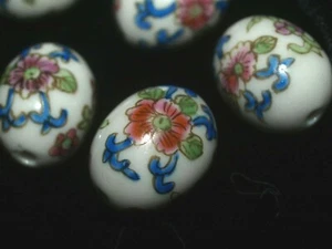 Porcellana Cinese Dipinta a Mano Rara Perlina Focale Vintage Fiori Bianchi Ovali 18mm - Foto 1 di 10