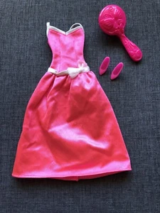Barbie Doll Clothes And Accessories Lot-J5 Pink - Picture 1 of 5