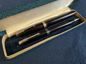 Vintage WATERMANs Ideal Hundred YEAR Red LUCITE Fountain Pen Pencil Set 14K F - Picture 1 of 12