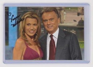 Vanna White signiertes 4x6 Foto mit Pat Sajack - Glücksrad - Bild 1 von 2