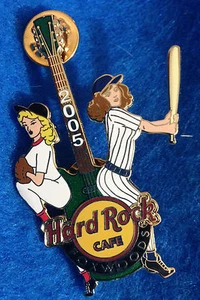 FOXWOODS 2005 JUGADORES DE BÉISBOL GUITARRA CHICAS RUBIAS Y MORENAS Hard Rock Café PIN - Imagen 1 de 1