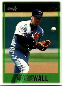 1997 Topps #223 Donne Wall - Picture 1 of 2