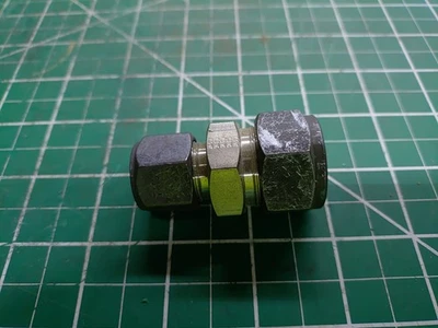 Parker 12-8 HBZ-SS Stainless Hydraulic Compression Union 3/4" x 1/2" 10000psi - Image 1 of 3