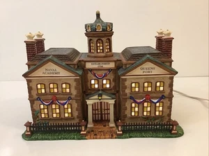 Department 56 Dickens Village "Naval Academy, Queens Port" #56.58713 - Bild 1 von 12