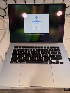 Used Apple MacBook Air 15" M3 chip 24GB RAM 512GB SSD Silver EXCELLENT Condition - Zdjęcie 1 z 16