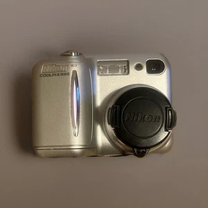 Nikon Coolpix 885 Digital Camera Tested & Works Compact Point and Shoot 3.2MP - Picture 1 of 9