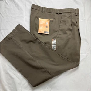 Haggar Mens Work to Weekend Khaki Classic Fit Cotton Pleated Pants 44x30 - Picture 1 of 10