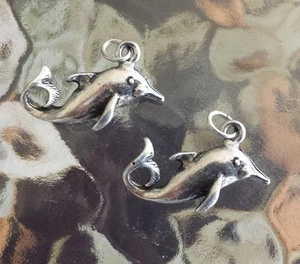 SEA WORLD OCEAN JEWELRY 12 HIS & HERS HAPPY TWIN DOLPHIN PEWTER CHARMS ALL NEW - Picture 1 of 1