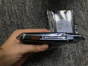 005053702 EMC 118000838 1.92TB SSD NVME 2.5IN SED Con Bandeja - Imagen 1 de 2
